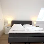 Ferienhaus mit neuen und sehr hochwertigen Appartements in zentraler Lage in Westerland