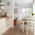 Ferienhaus mit neuen und sehr hochwertigen Appartements in zentraler Lage in Westerland