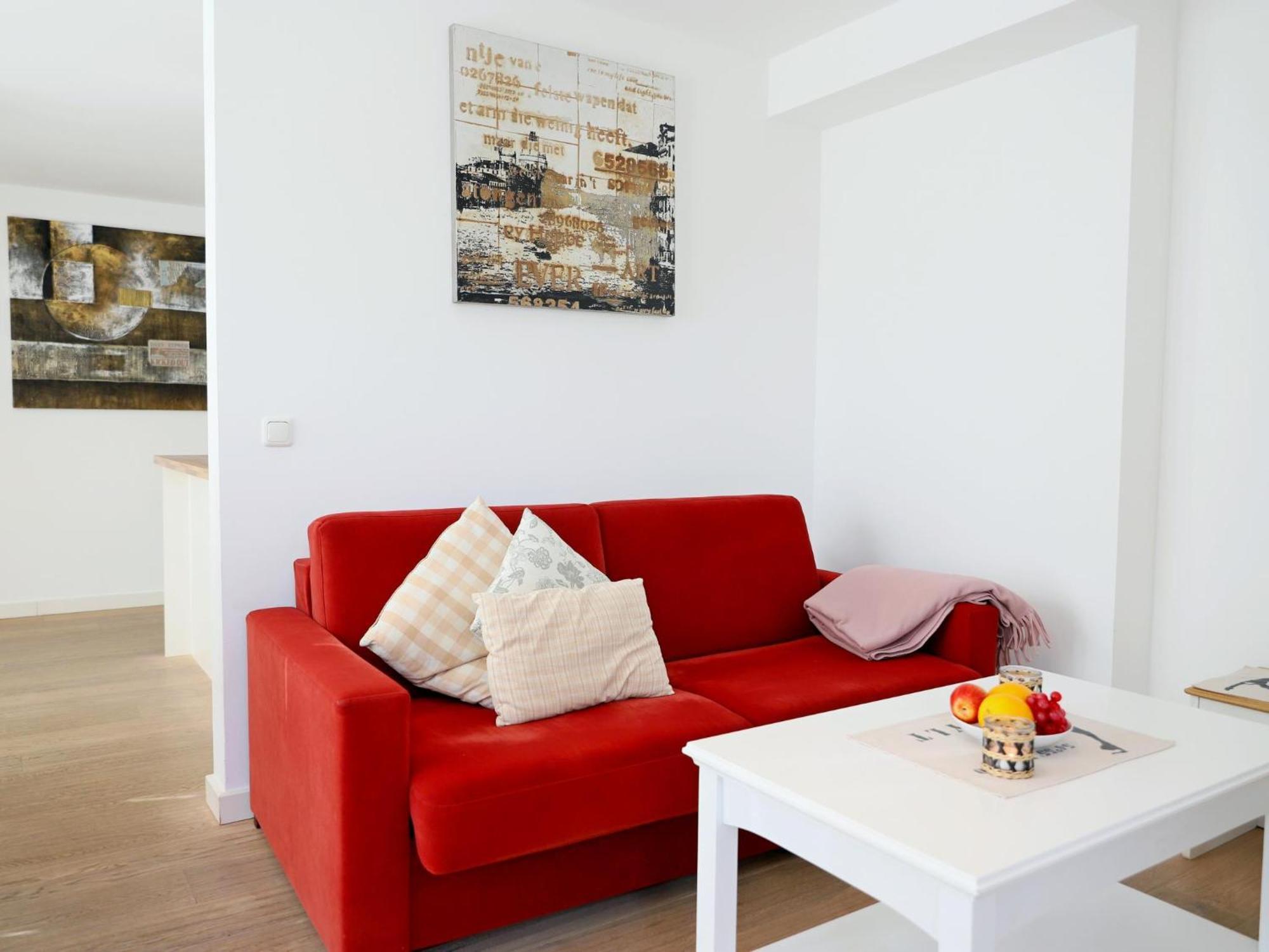 Mit Neuen Und Sehr Hochwertigen In Zentraler Lage In Apartment *