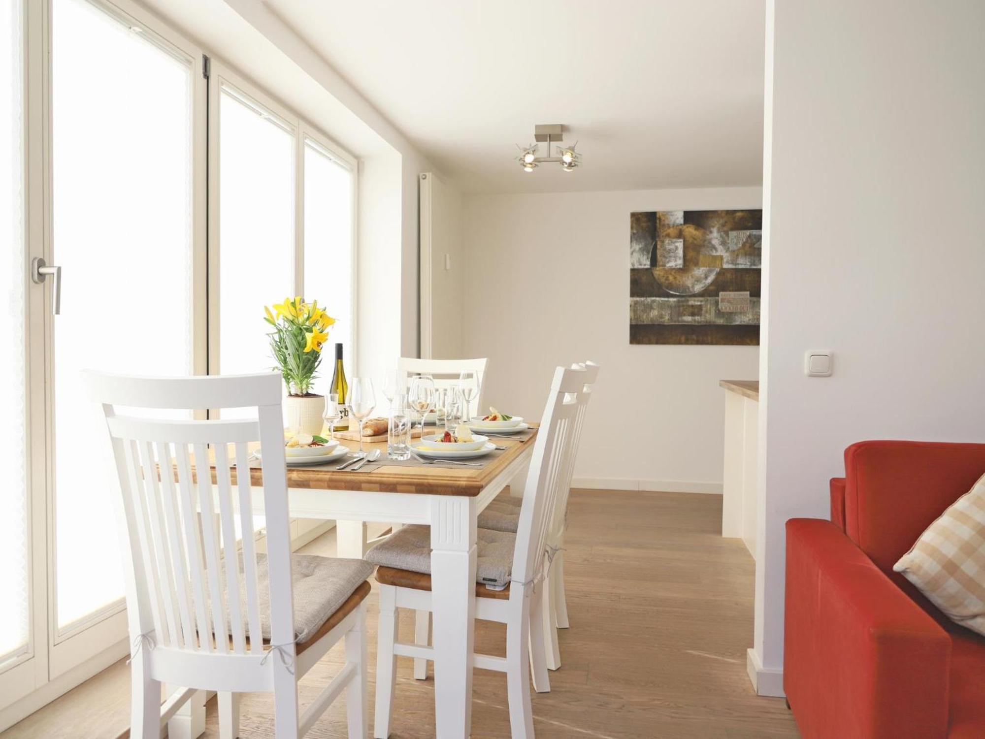 Apartment Mit Neuen Und Sehr Hochwertigen In Zentraler Lage In *